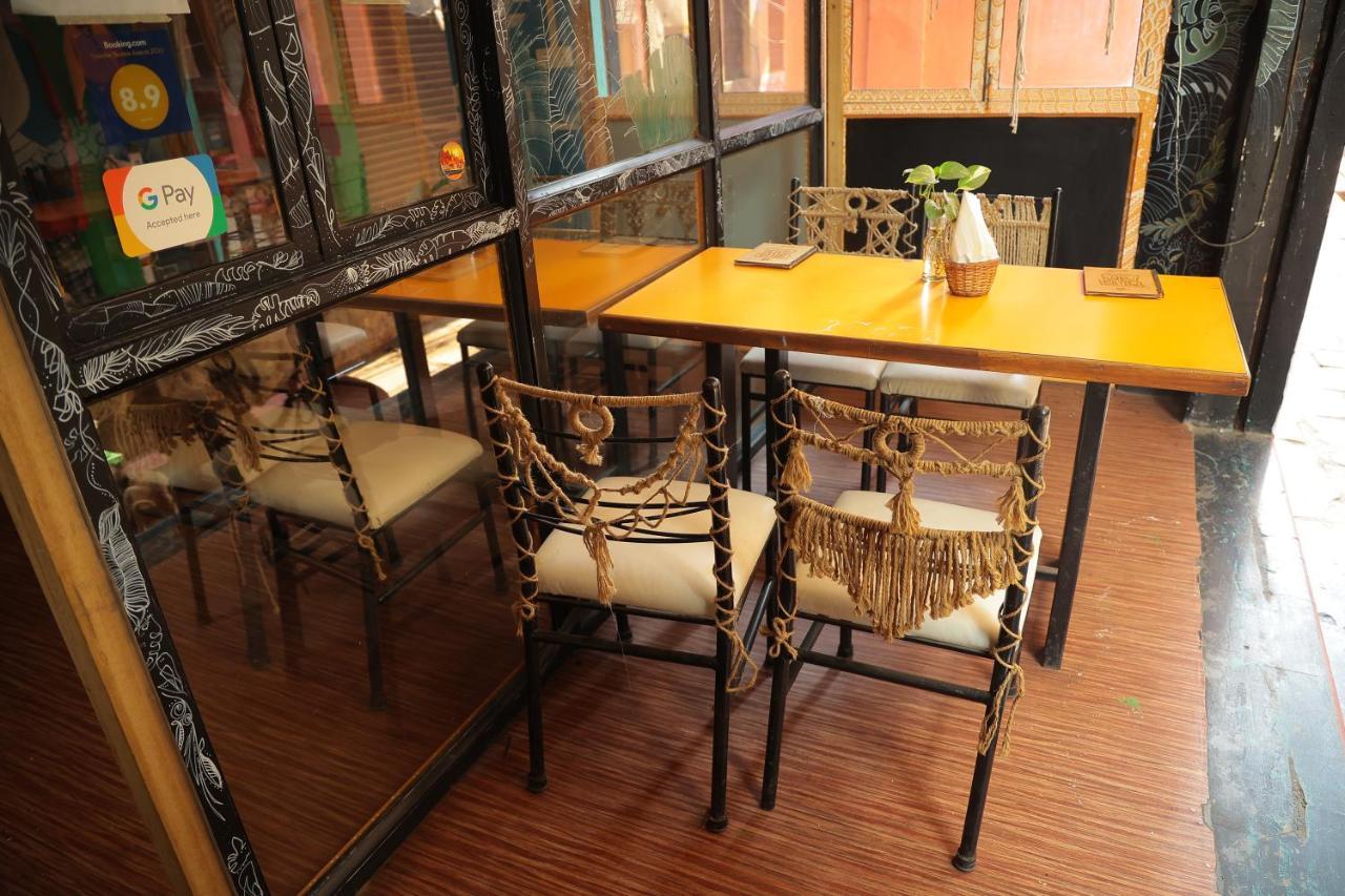 Good Vibes Hostel Βαρανάσι Εξωτερικό φωτογραφία