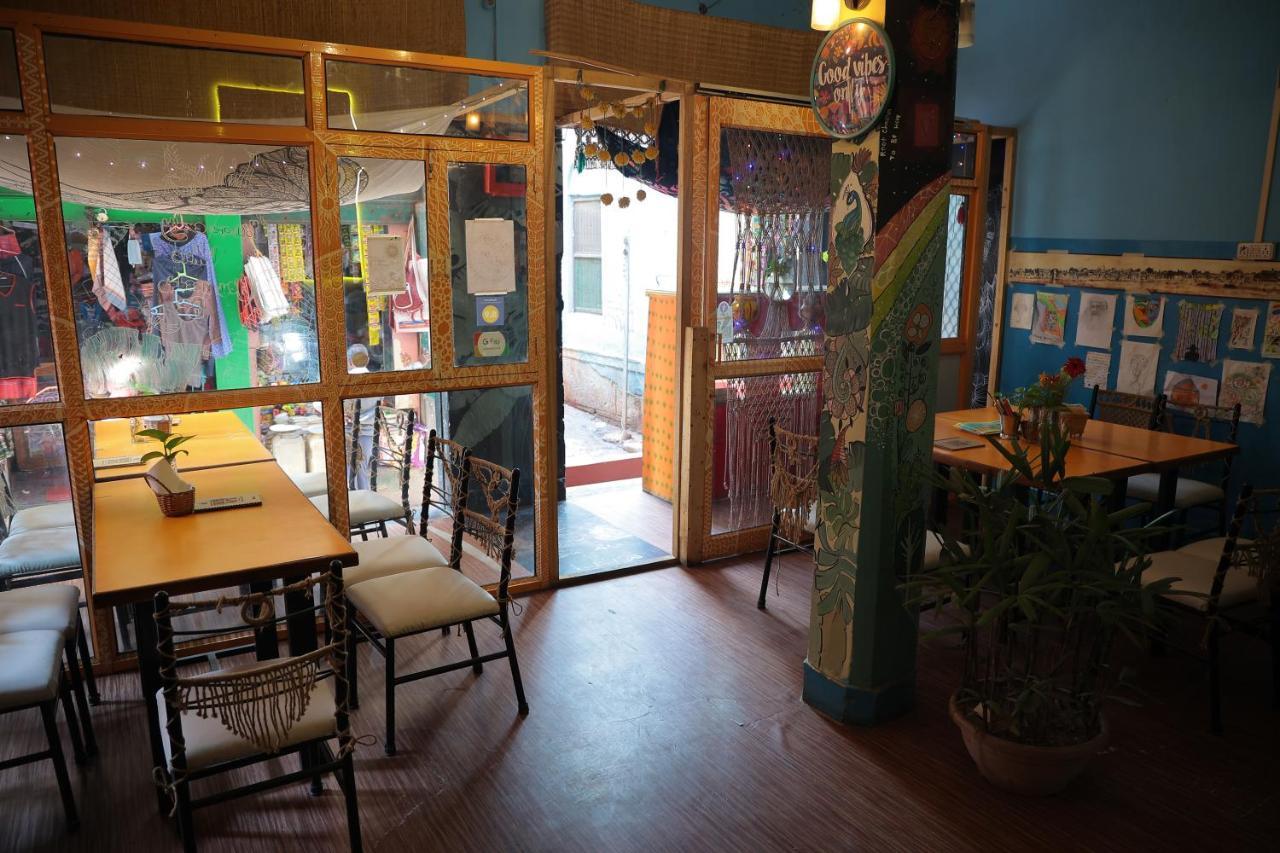 Good Vibes Hostel Βαρανάσι Εξωτερικό φωτογραφία